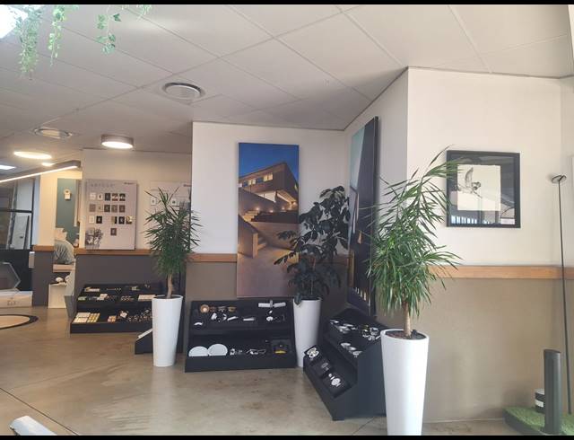 108.50M² RETAIL TO LET IN RIVERSIDE PARK